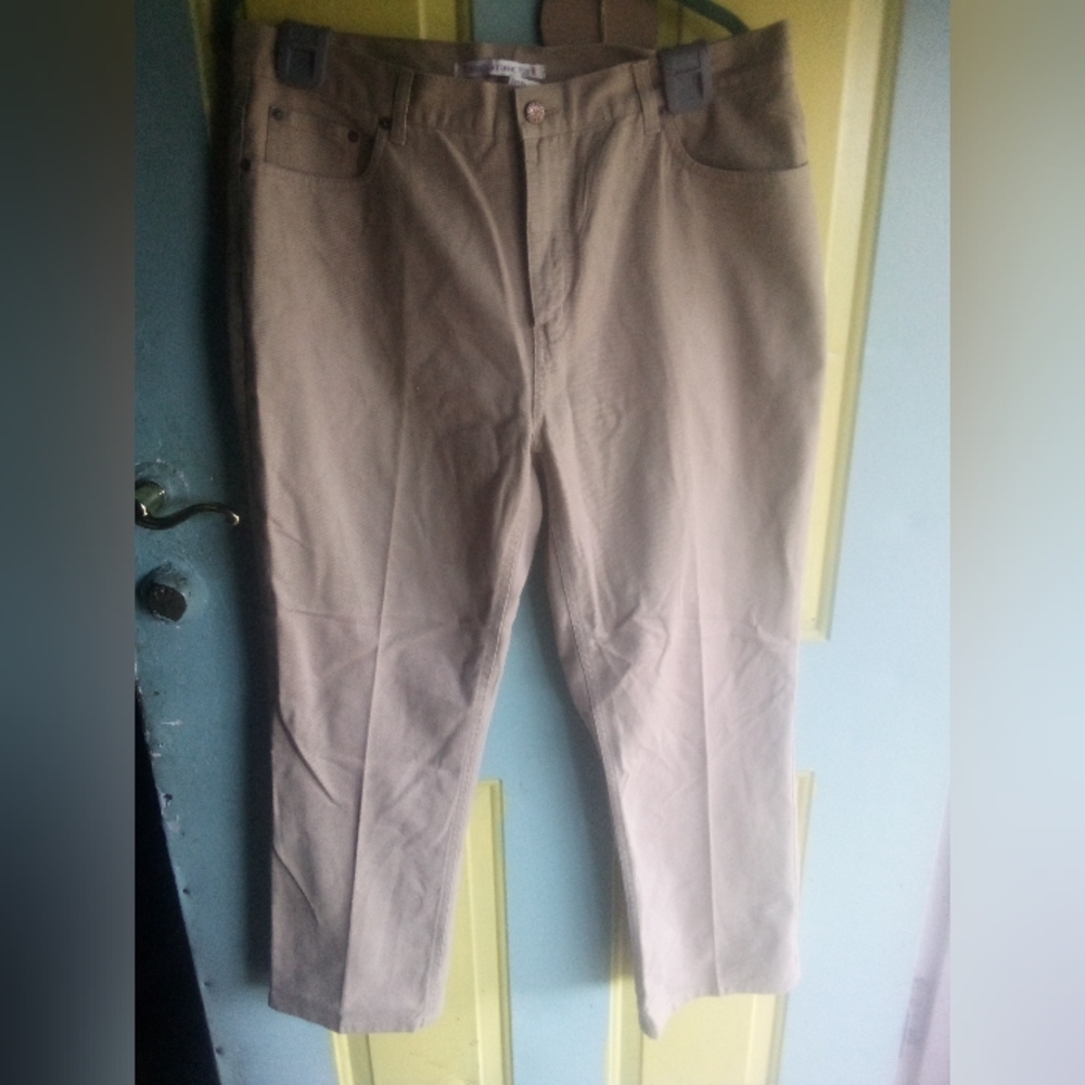 Bill Blass signature fit size 14